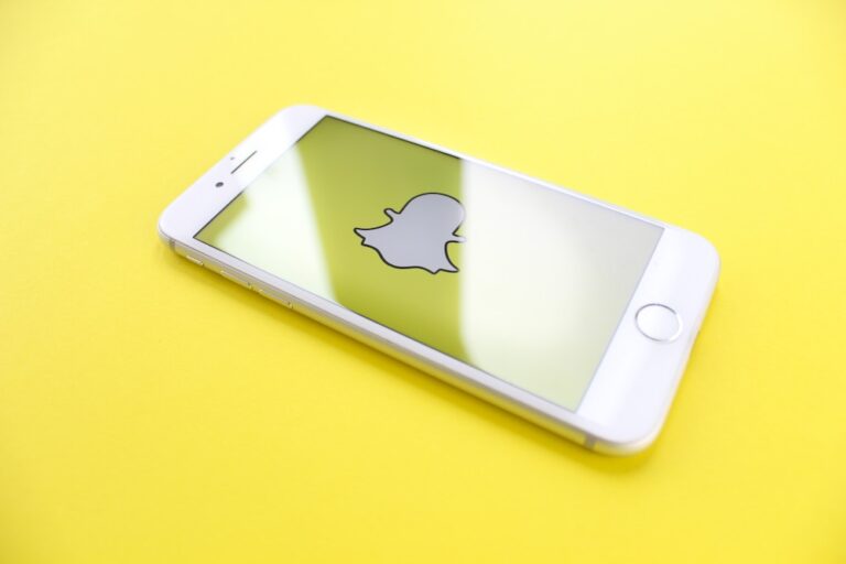 20+ Free Ways to Get More Snapchat Friends in 2024