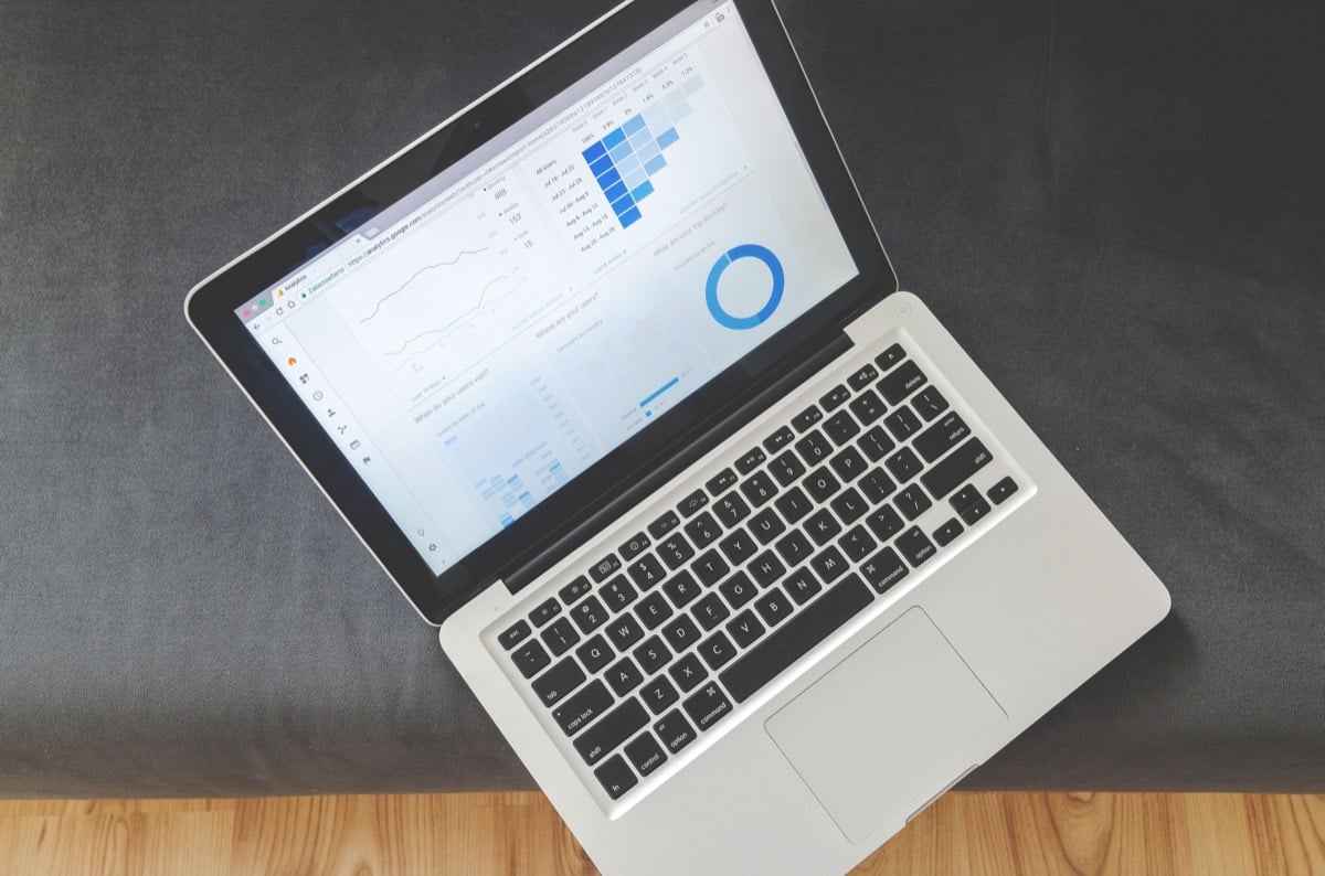 Analytics dashboard, the raw material of an original data study